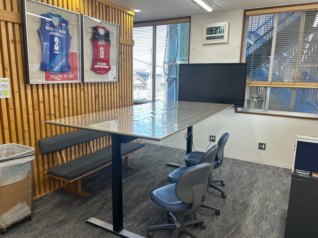 お客様からの組み立て設置後のテーブル画像