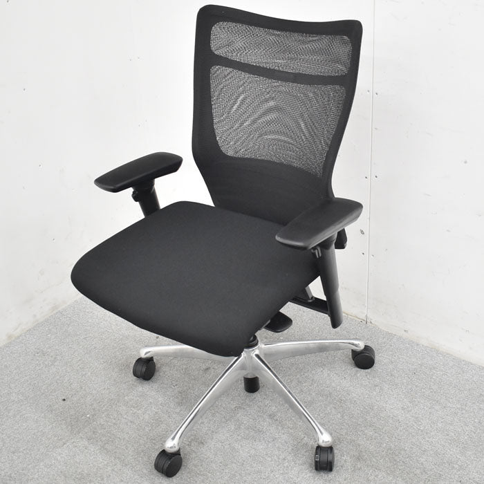 オカムラ フィーゴ メッシュEX 可動肘 ブラック アルミポリッシュ脚 2023062203【中古オフィス家具】【中古】