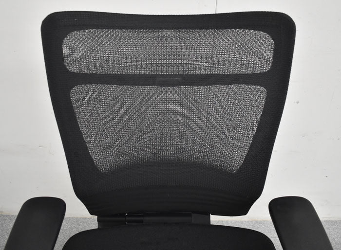 オカムラ フィーゴ メッシュEX 可動肘 ブラック アルミポリッシュ脚 2023062203【中古オフィス家具】【中古】