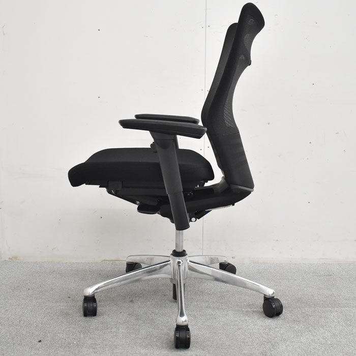 オカムラ フィーゴ メッシュEX 可動肘 ブラック アルミポリッシュ脚 2023062203【中古オフィス家具】【中古】