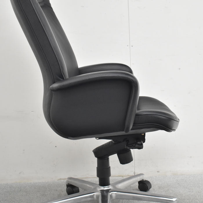 オカムラ KCシリーズ エグゼクティブチェア 総革張り ブラック 2023062603【中古オフィス家具】【中古】