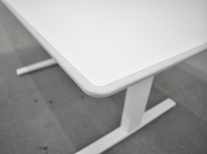 オカムラ スイフト 電動昇降デスク インジケーター付 2020年製 W1150 2023070501【中古オフィス家具】【中古】