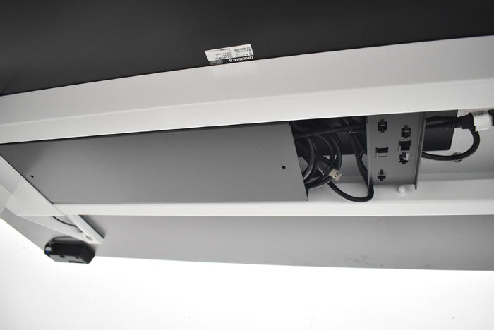 オカムラ スイフト 電動昇降デスク インジケーター付 2020年製 W1150 2023070501【中古オフィス家具】【中古】