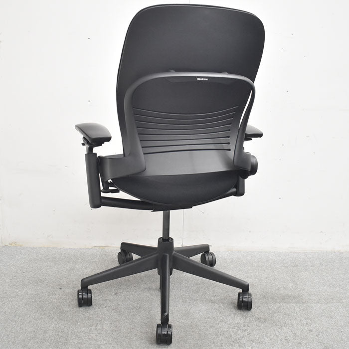 スチールケース リープV2 可動肘 USモデル 2023072405【中古オフィス家具】【中古】