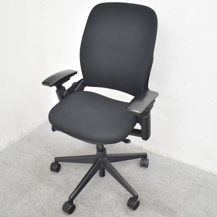 スチールケース リープV2 可動肘 USモデル 2023072405【中古オフィス家具】【中古】
