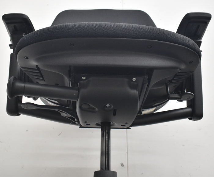 スチールケース リープV2 可動肘 USモデル 2023072405【中古オフィス家具】【中古】