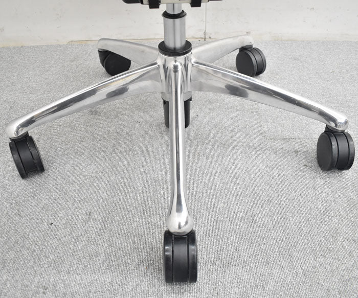 オカムラ コンテッサ ヘッドレスト 可動肘 ランバーサポート ポリッシュ 2023080705【中古オフィス家具】【中古】