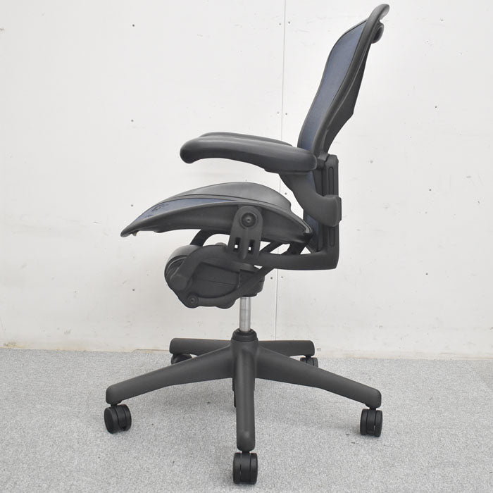 ハーマン・ミラー アーロンチェア Bサイズ スタンダード ブルー 2023082103【中古オフィス家具】【中古】