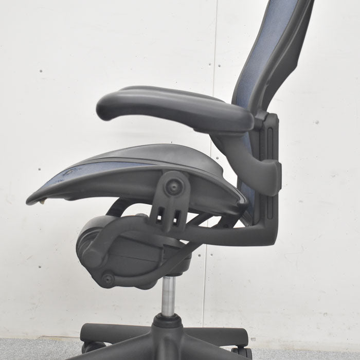 ハーマン・ミラー アーロンチェア Bサイズ スタンダード ブルー 2023082103【中古オフィス家具】【中古】