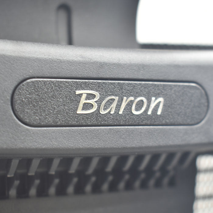 オカムラ バロン エクストラハイバック 可動肘(新型肘パット)可動ヘッドレスト シルバー脚 2023082906【中古オフィス家具】【中古】