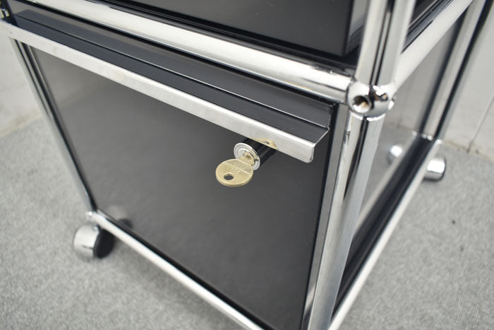 USM Haller System ハラーシステム ワゴン ロールボーイ 鍵付 2023091104【中古オフィス家具】【中古】