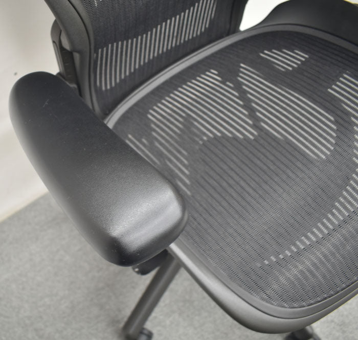 ハーマンミラー Hermanmiller アーロンチェア スタンダード ランバーサポート 2023091106【中古オフィス家具】【中古】
