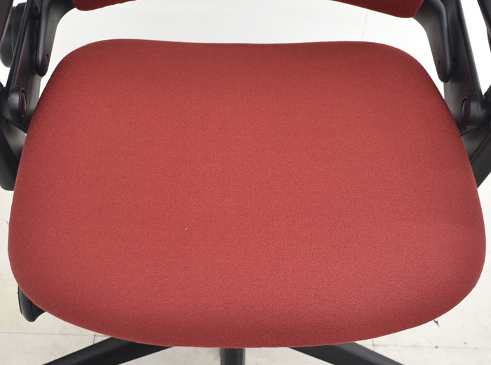スチールケース リープチェアV2 USモデル 可動肘付 ランバーサポート付 レッド 2021031608【中古オフィス家具】【中古】