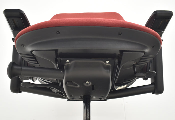 スチールケース リープチェアV2 USモデル 可動肘付 ランバーサポート付 レッド 2021031608【中古オフィス家具】【中古】