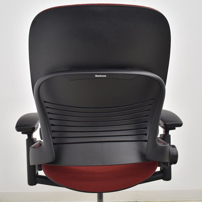 スチールケース リープチェアV2 USモデル 可動肘付 ランバーサポート付 レッド 2021031608【中古オフィス家具】【中古】