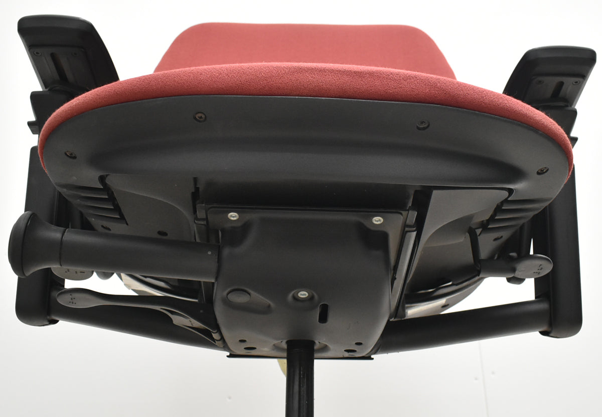 【中古】スチールケース リープV2 可動肘 ランバーサポート レッド 2025102703【中古オフィス家具】