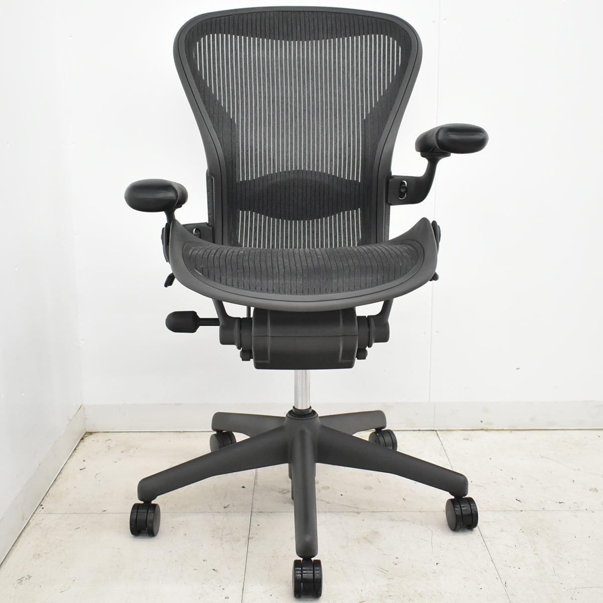 【中古】ハーマンミラー アーロンチェア Bサイズ フル装備 ランバーサポート 昇降ガス新品交換済 2025102801【中古オフィス家具】