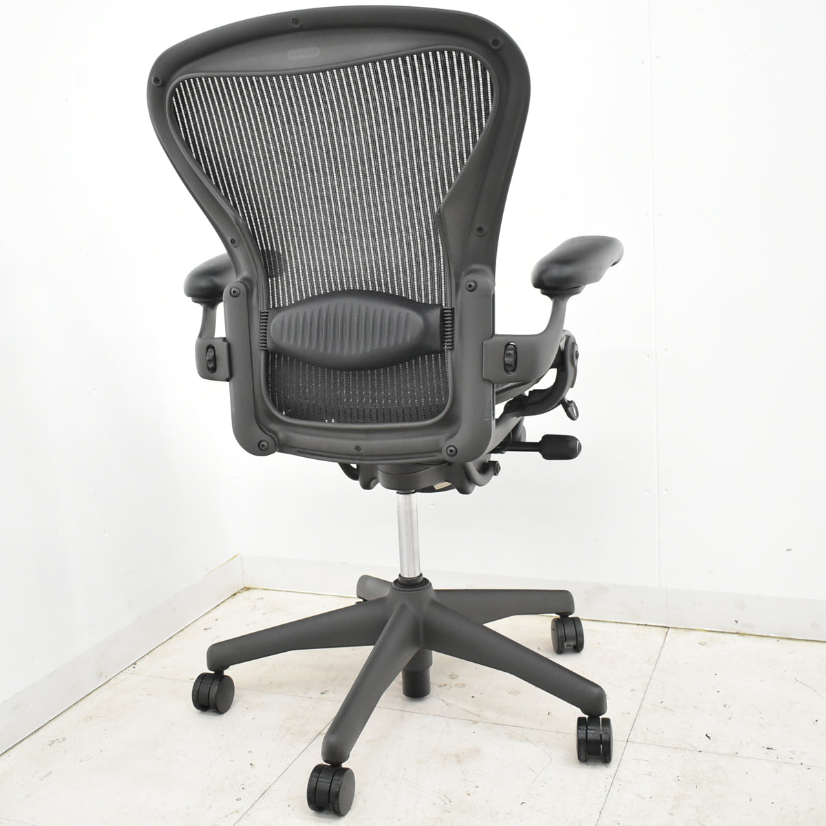 【中古】ハーマンミラー アーロンチェア Bサイズ フル装備 ランバーサポート 昇降ガス新品交換済 2025102801【中古オフィス家具】