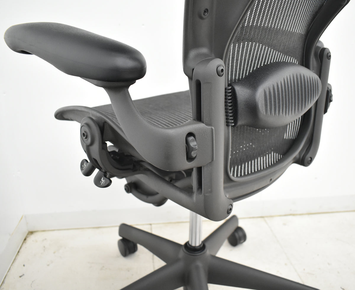 【中古】ハーマンミラー アーロンチェア Bサイズ フル装備 ランバーサポート 昇降ガス新品交換済 2025102801【中古オフィス家具】