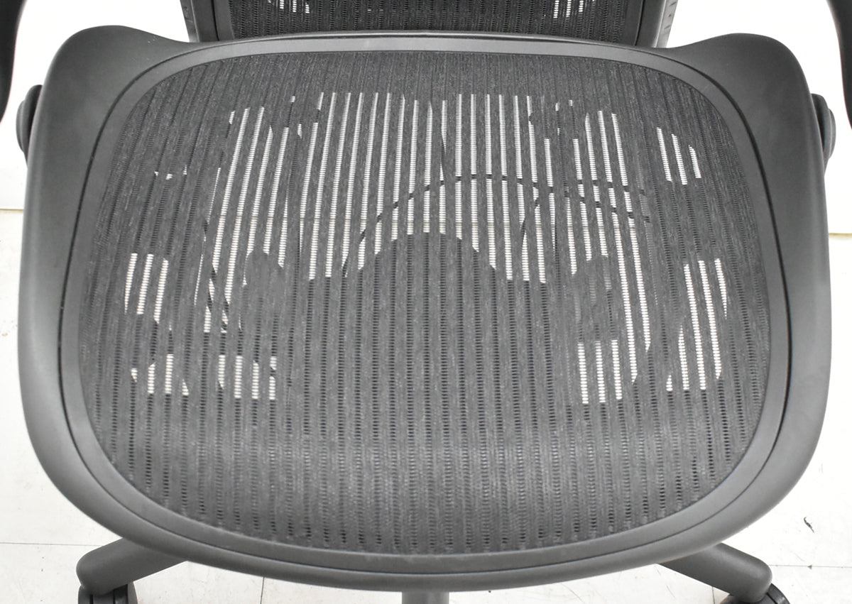 【中古】ハーマンミラー アーロンチェア Bサイズ フル装備 ポスチャーフィット 肘レバータイプ 昇降ガス新品交換済 2025102803【中古オフィス家具】