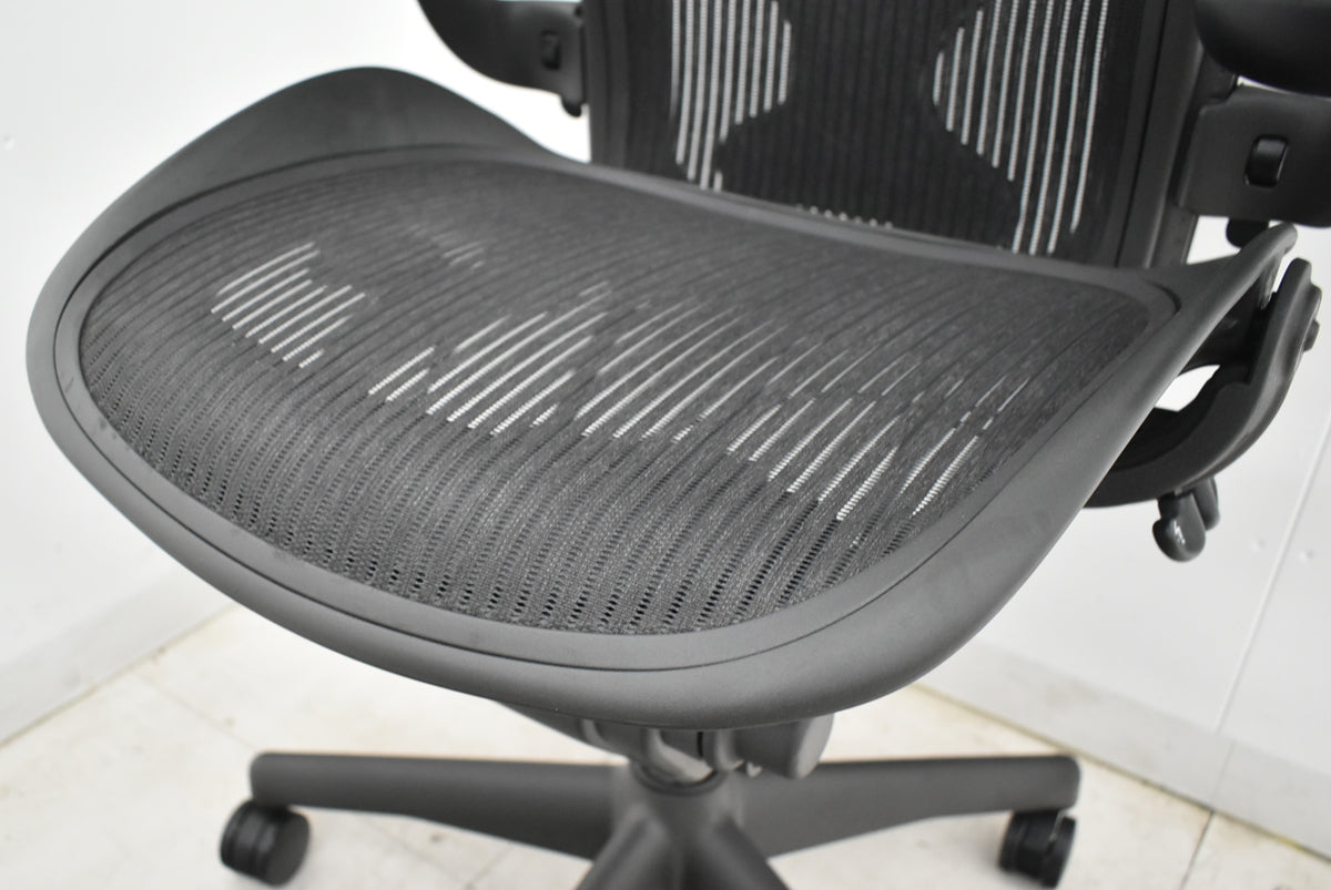 【中古】ハーマンミラー アーロンチェア Bサイズ フル装備 ポスチャーフィット 肘レバータイプ 昇降ガス新品交換済 2025102803【中古オフィス家具】