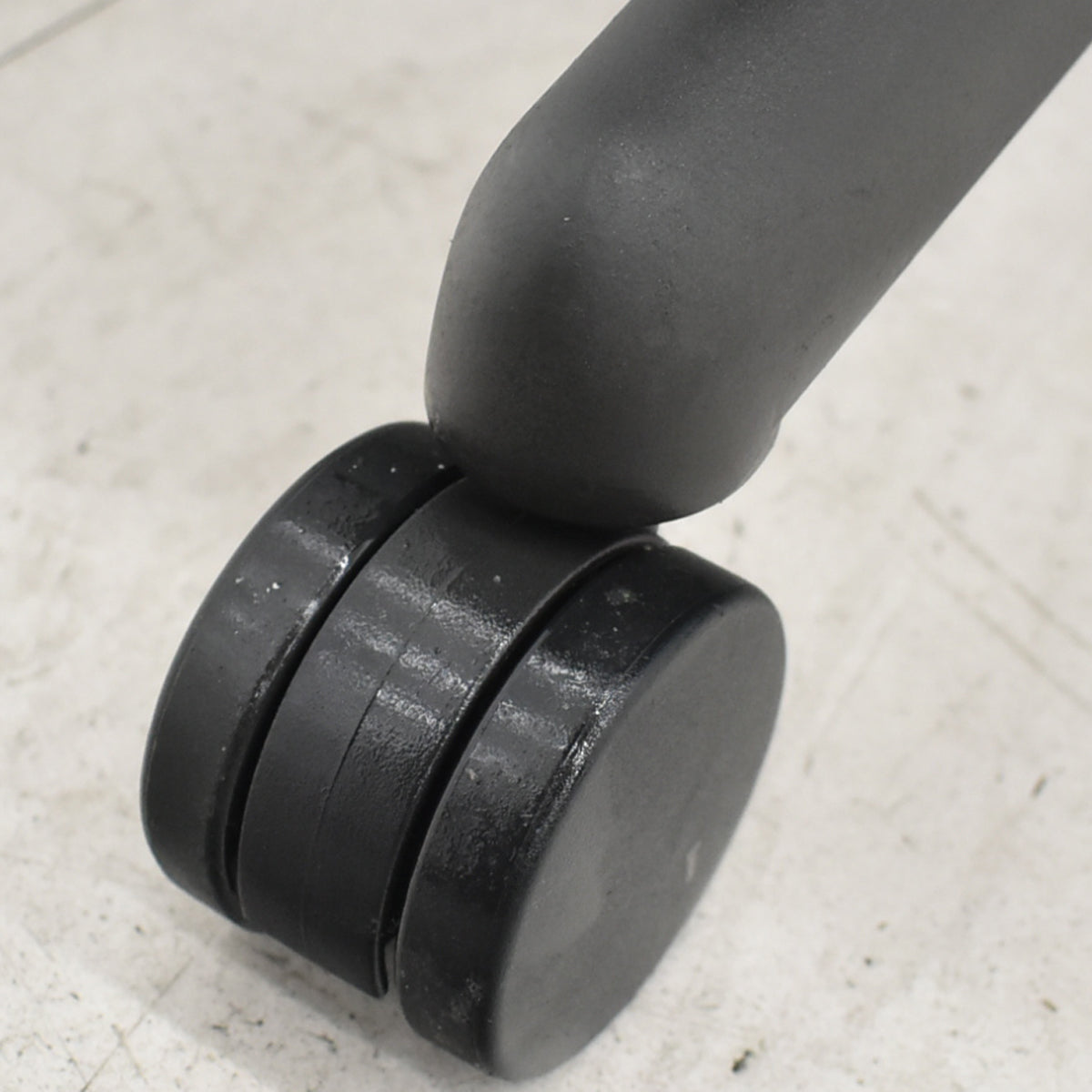 【中古】ハーマンミラー アーロンチェア Bサイズ フル装備 ポスチャーフィット 肘レバータイプ 昇降ガス新品交換済 2025102803【中古オフィス家具】