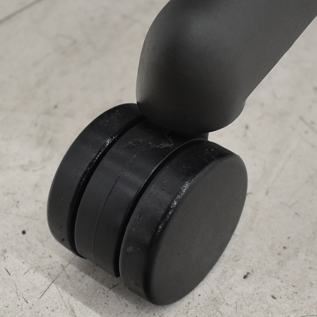 【中古】ハーマンミラー アーロンチェア Bサイズ フル装備 ポスチャーフィット 肘レバータイプ(肘パッド新型) 2025102804【中古オフィス家具】