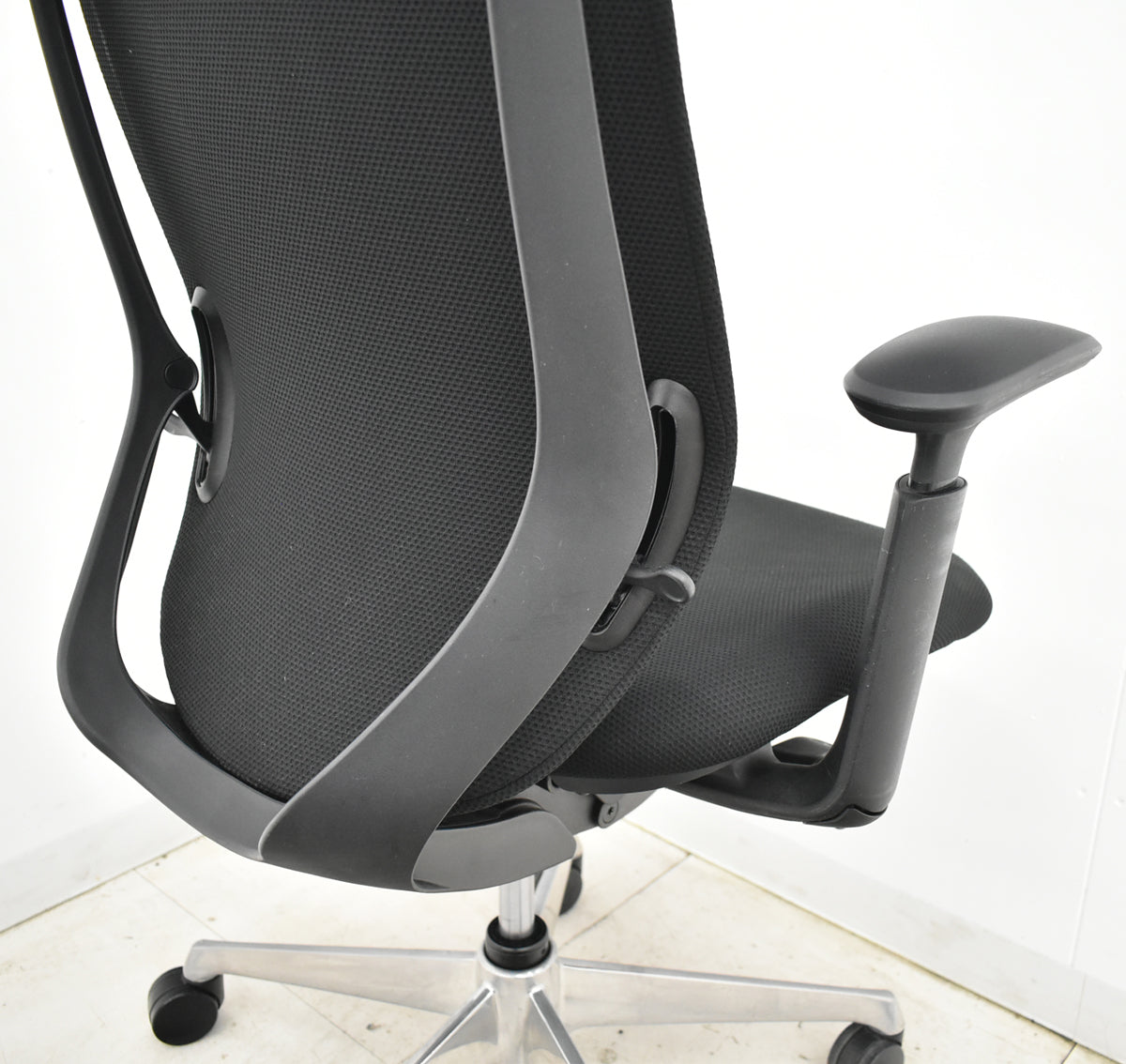 【中古】オカムラ シルフィー ハイバック 可動肘 バックカーブアジャスト 前傾機能 ポリッシュ 2025102901【中古オフィス家具】