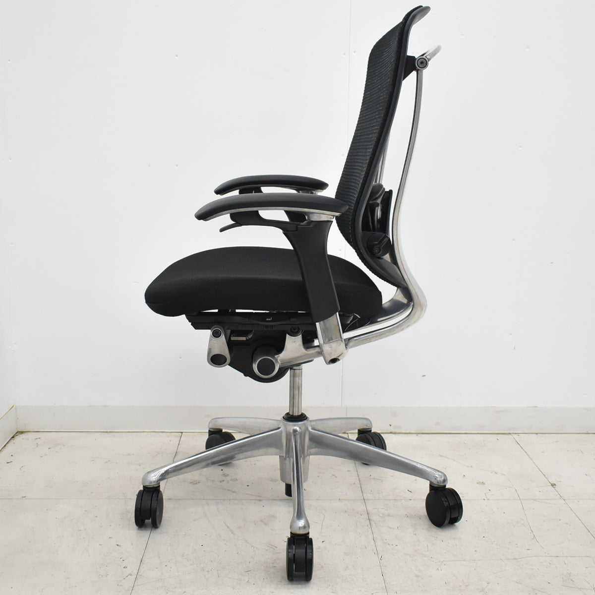 【中古】オカムラ コンテッサ 可動肘(肘パッド新品)ランバーサポート ポリッシュ 2025102902【中古オフィス家具】