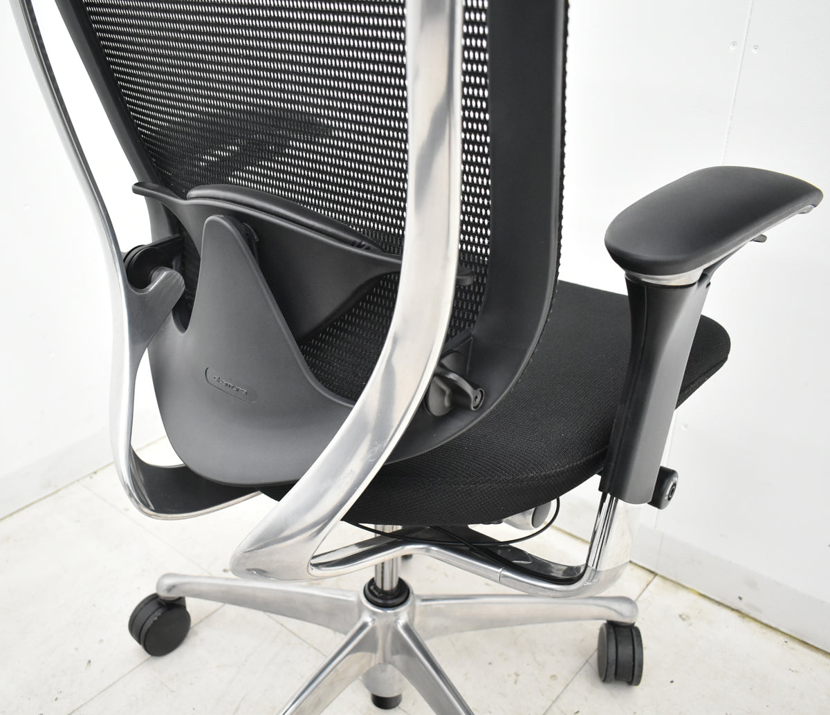 【中古】オカムラ コンテッサ 可動肘(肘パッド新品)ランバーサポート ポリッシュ 2025102902【中古オフィス家具】