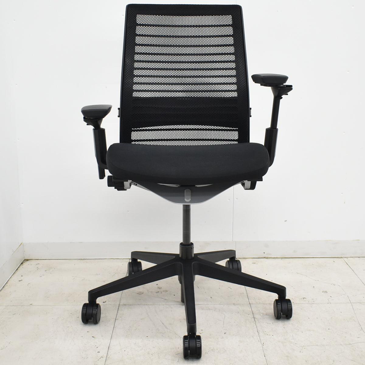 【中古】スチールケース シンク2 可動肘 ランバーサポート 2025102904【中古オフィス家具】