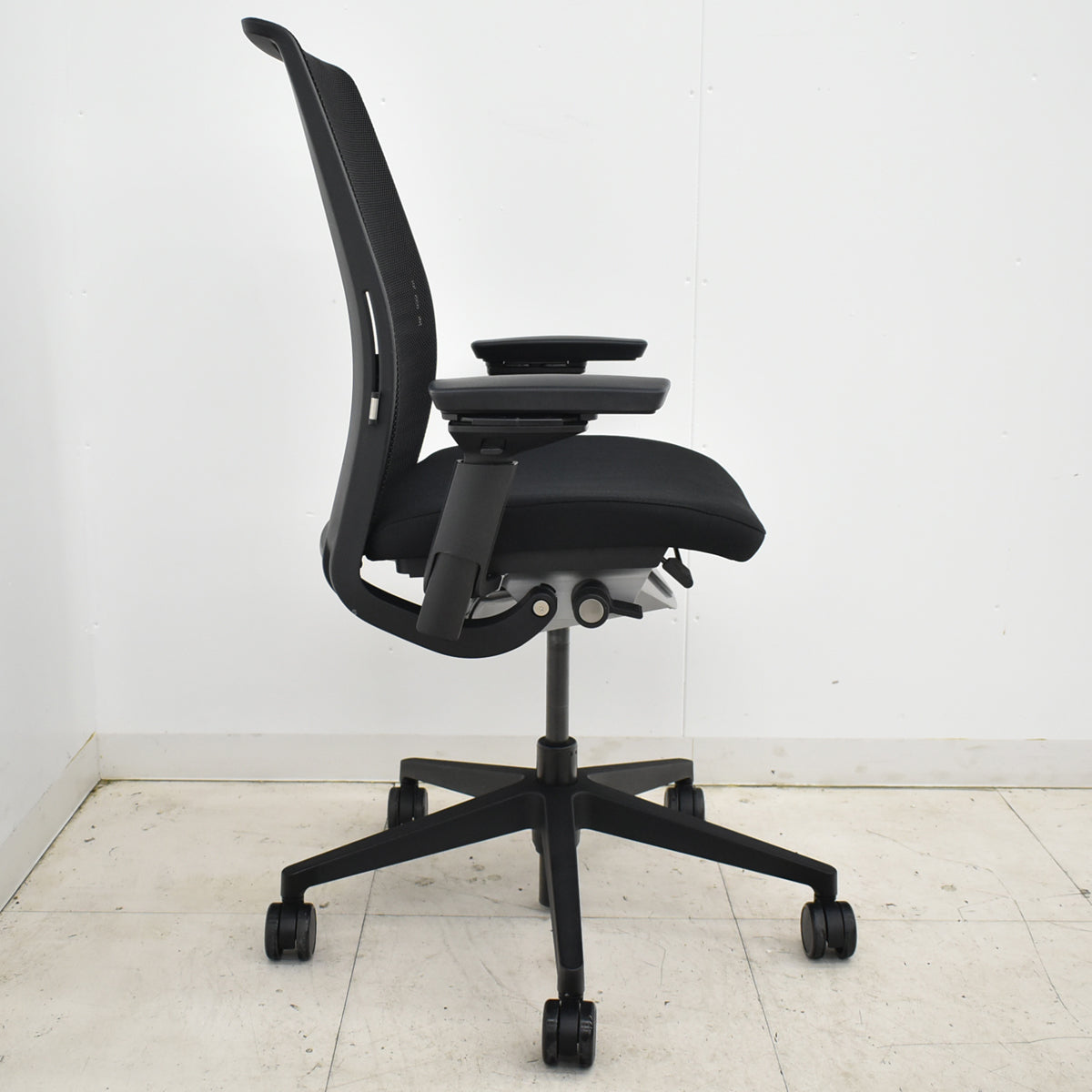 【中古】スチールケース シンク2 可動肘 ランバーサポート 2025102904【中古オフィス家具】