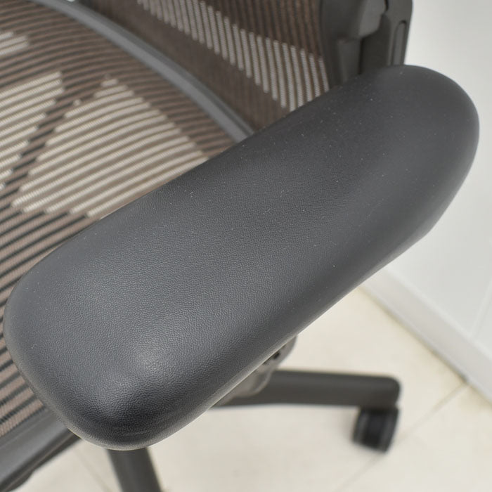 ハーマンミラー　Hermanmiller　アーロンチェア　スタンダード　Ｂサイズ　ランバーサポート　2023051202【中古オフィス家具】【中古】