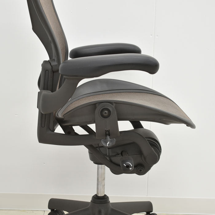 ハーマンミラー　Hermanmiller　アーロンチェア　スタンダード　Ｂサイズ　ランバーサポート　2023051202【中古オフィス家具】【中古】