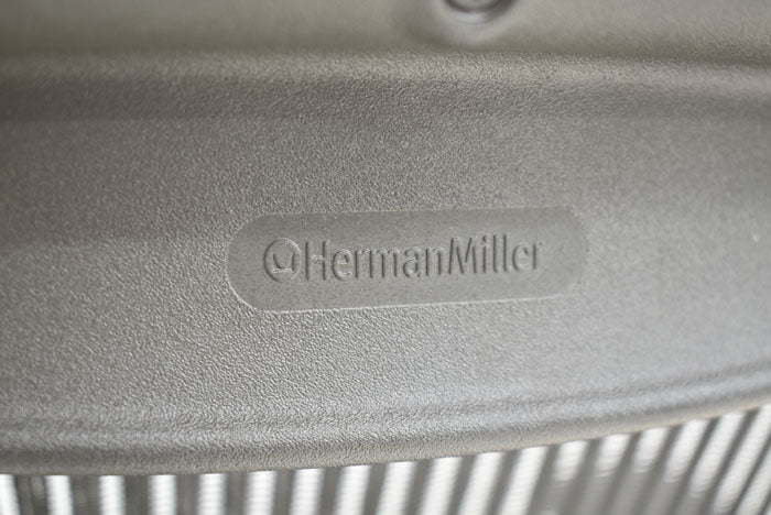 ハーマンミラー Hermanmilller アーロンチェア Bサイズ 可動肘 ランバーサポート リクライニング範囲調整機能付 2023051303【中古オフィス家具】【中古】