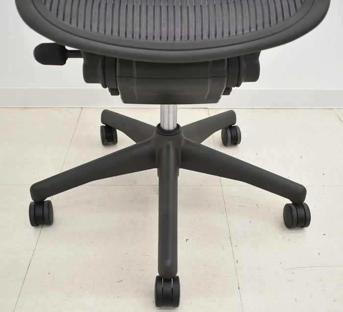 ハーマンミラー Hermanmilller アーロンチェア フル装備 Bサイズ ランバーサポート 2023062605【中古オフィス家具】【中古】