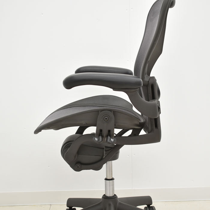 ハーマンミラー Hermanmilller アーロンチェア フル装備 Bサイズ ランバーサポート 2023062605【中古オフィス家具】【中古】