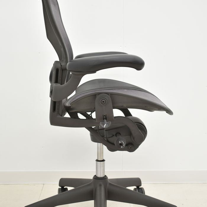 ハーマンミラー Hermanmilller アーロンチェア フル装備 Bサイズ ランバーサポート 2023062605【中古オフィス家具】【中古】
