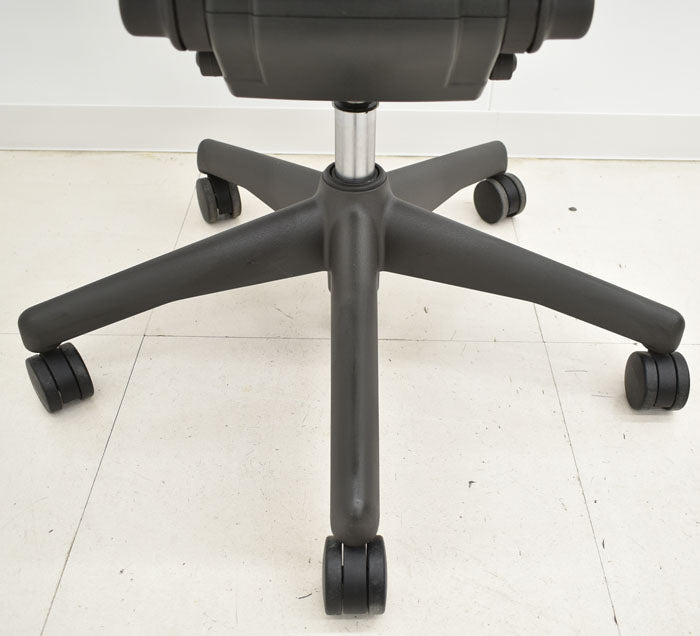 ハーマンミラー Hermanmilller アーロンチェア フル装備 Bサイズ ランバーサポート 2023062702【中古オフィス家具】【中古】