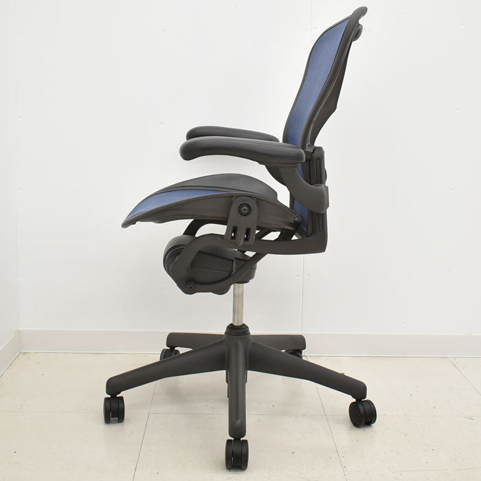 ハーマン・ミラー アーロンチェア Bサイズ スタンダード ランバーサポート ブルー 2023082106【中古オフィス家具】【中古】