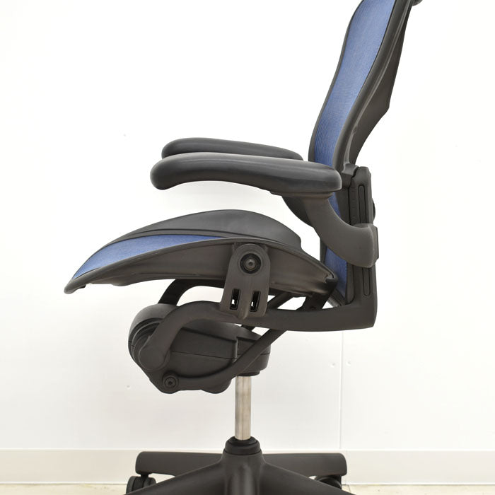 ハーマン・ミラー アーロンチェア Bサイズ スタンダード ランバーサポート ブルー 2023082106【中古オフィス家具】【中古】