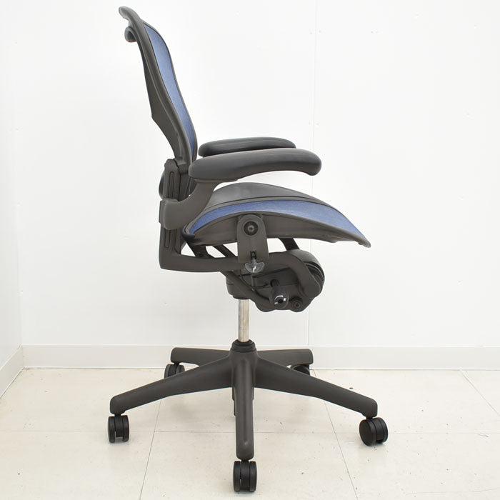 ハーマン・ミラー アーロンチェア Bサイズ スタンダード ランバーサポート ブルー 2023082106【中古オフィス家具】【中古】