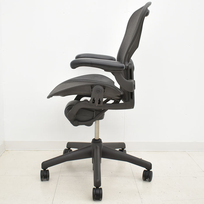 ハーマン・ミラー アーロンチェア Bサイズ スタンダード ランバーサポート 可動肘 肘レバータイプ 2023082107【中古オフィス家具】【中古】