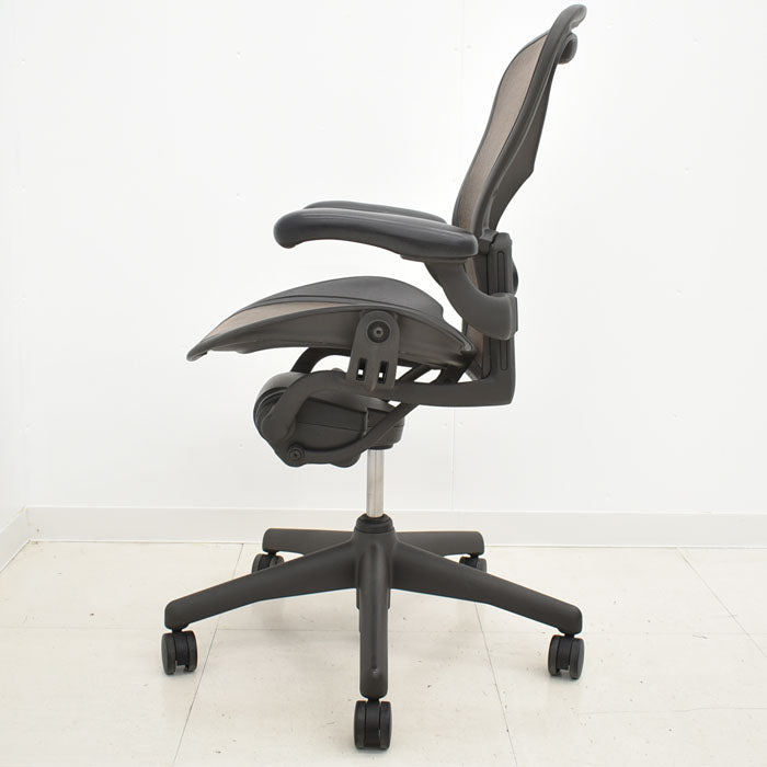 ハーマン・ミラー アーロンチェア Bサイズ スタンダード ランバーサポート ブラウン 2023082201【中古オフィス家具】【中古】