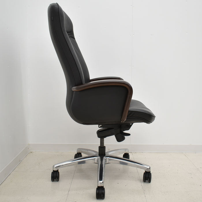 【中古】オカムラ KCシリーズ エグゼクティブチェア ハイバック 固定肘 革張り 2023102402【中古オフィス家具】