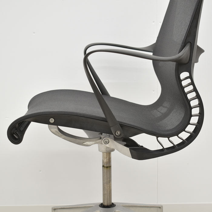 【中古】ハーマン・ミラー セトゥーチェア マルチパーパスチェア 固定肘 2023102502【中古オフィス家具】