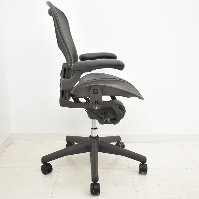 ハーマンミラー Hermanmilller アーロンチェア フル装備 Bサイズ ランバーサポート 2023051103【中古オフィス家具】【中古】
