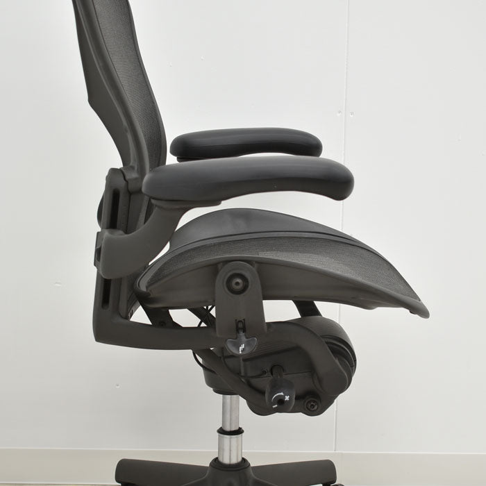 ハーマンミラー Hermanmilller アーロンチェア フル装備 Bサイズ ランバーサポート 2023051103【中古オフィス家具】【中古】
