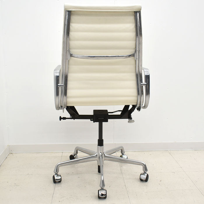 【中古】 ハーマン・ミラー hermanmiller アルミナムグループチェア エグゼクティブ アイボリー 革張り 2023113004 【中古オフィス家具】