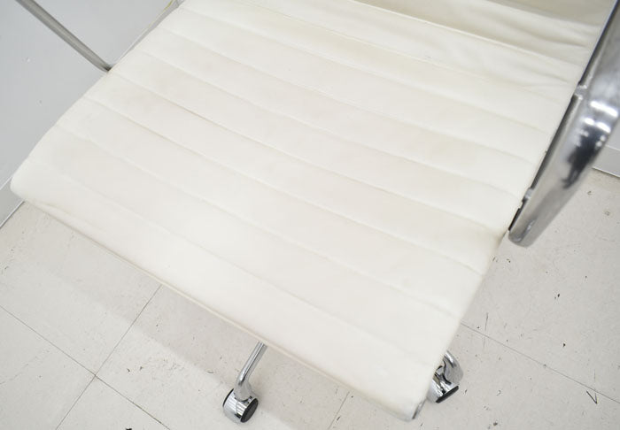 【中古】 ハーマン・ミラー hermanmiller アルミナムグループチェア エグゼクティブ アイボリー 革張り 2023113004 【中古オフィス家具】